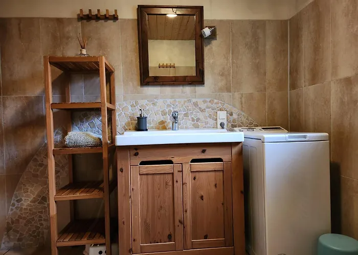 Little Farm House, 25164 Nyaraló